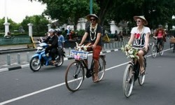 Paket wisata bersepeda untuk wisatawan asing