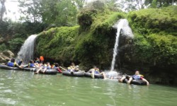 Daftar dan lokasi Wisata Goa di Jogja-Cavibng, cave tubing di jogja