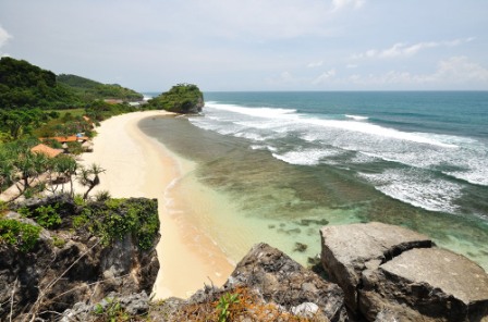 Lokasi-foto-dan-fasilitas-Pantai-Indrayanti-Gunung-Kidul-Jogja