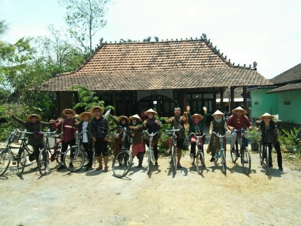wisata sepeda onthel di Borobudur