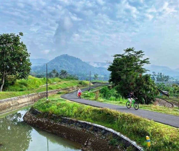 Jalur Sepeda Luna Maya Sawah Nanggulan Kulon Progo