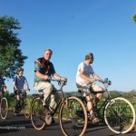 Jogjakarta-village-tours-for-tourist-using-old-javanese-traditional-bicycle