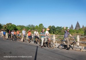 cycling-tours-in-prambanan-temple-using-onthel-traditional-javanese-bicycle