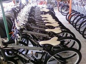 Sepeda Polygon extrada 5.0 untuk Cycling Tours