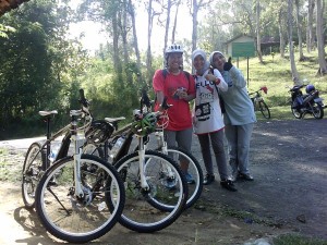 paket-wisata-cycling-tours-liburan-keluarga-di-jogja